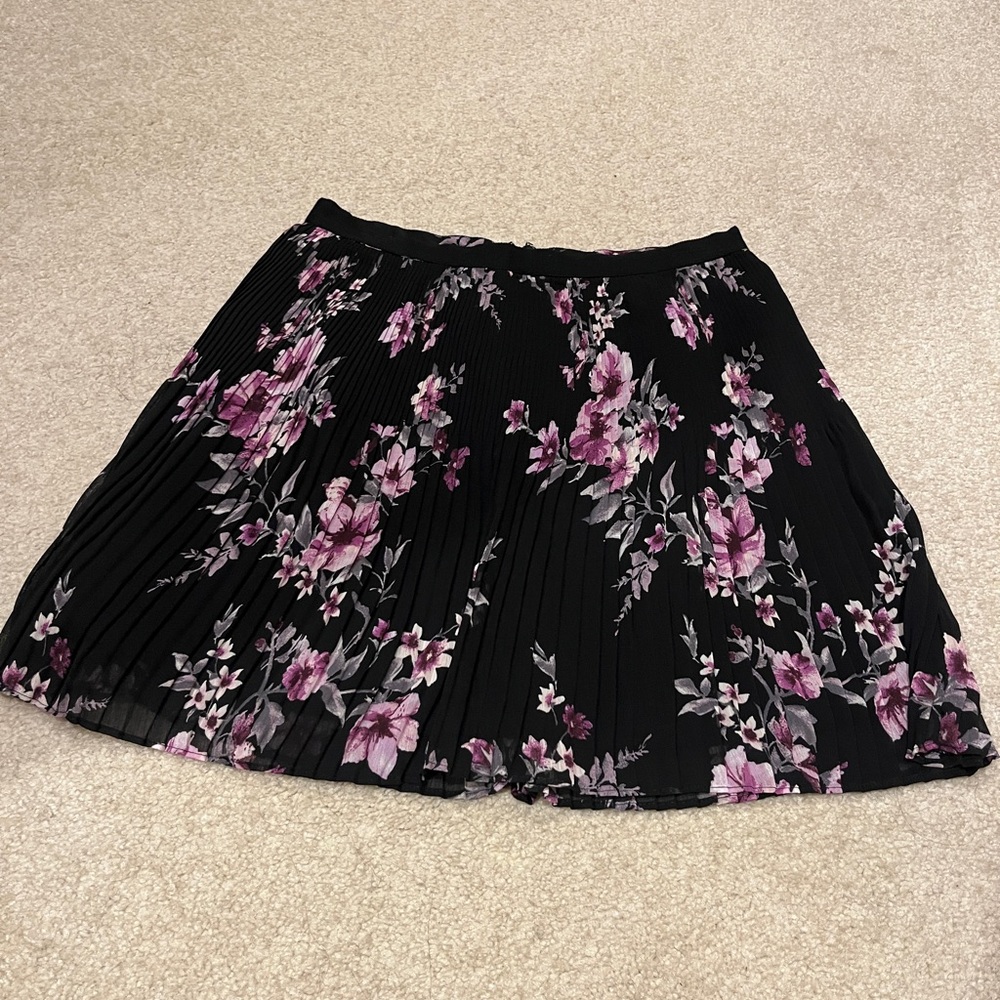 Floral Pleated Skirt - Black and Pink